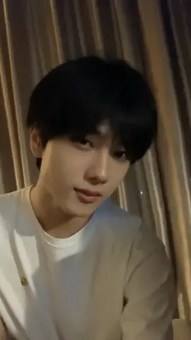 bayangin lo jd pcr jisung trus tiap vc dia bgini tampilannya😔💔