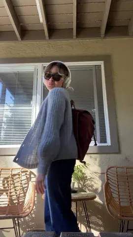 Comfy school outfit always ☺️ #schooloutfit #comfyfit #comfyfashion #sezanelovers #sezane #cardiganoutfit #cardigan #OOTD #cutefit #boseheadphones #foryoupage #foryou #fallfashion #falloutfits #outfitideas #outfitinspo #outfitinspiration 