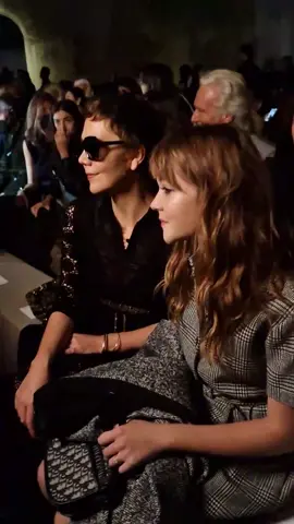 #maggiegyllenhaal #ramonasarsgaard #motheranddaughter #parisfashionweek #diorss23 #TikTokFashion #pfw