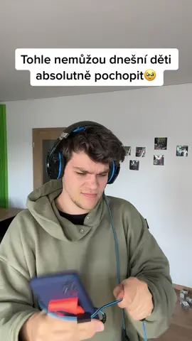 Používá vůbec dnes někdo drátová sluchátka?🤯#johnymkv#johnymkvfamily