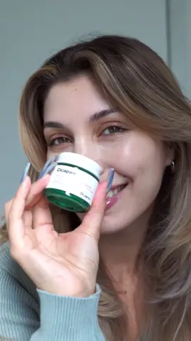 Quando arriva il freddo e la pelle tende ad arrossarsi, utilizzo sempre la Color Correcting Treatment @drjart della linea Cicapair 😍  Massaggio poco prodotto sul viso e TADANNN pelle uniformata e idratata con 1 solo step ✨l’hai già provata?   Con il codice MELISSA25DJ avrete il -25% su tutti i prodotti @drjart.us  acquistati su @sephoraitalia  🫶🏻✨ -  #DRJART #Cicapair #ColorCorrectingTreatment  #SootheYourSkin ad