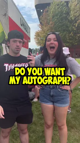 Interviewing college girls during tailgates part 183679 #publicinterview #streetinterview #pickupline #niu #northernillinoisuniversity 