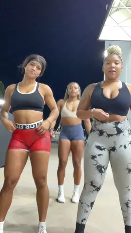 let me touch them coco nuts 🔥🙌🏽 #dashiexp #fypシ #gymgirls #fyp #viral #workoutbuddies 