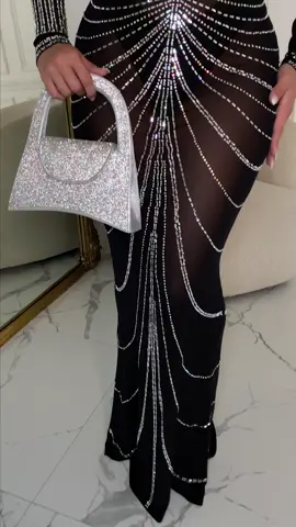One word: STUNNING🤩 www.divaboutiqueonline.com #miamiboutique #skirtset #sparkly #rhinestones #sexy #gorgeous #stunning #outfitinspiration #fashiontiktok #ootn #nightoutfit 