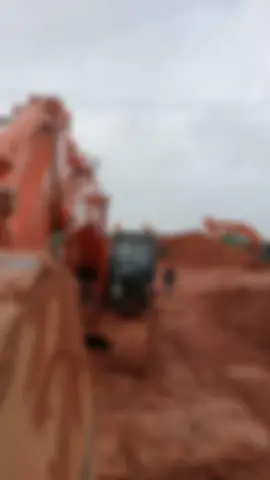 kuli cangkul#EndlessJourney #opratormuda_punyacerita #4tones4dance #excavator #tambangbauxitekalbar #storyanaktambang #anaktambangkalimantan #fypシ #viral #bukanmaen🔥 #anakrantau 