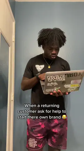 Buy a tee i got you😂😂 #youngenterpreuner #goviral #viral #clothingbrand #conflictedlvrs #foryoupage #fyp #streetwearbrand #fashiontiktiok #SmallBusiness 