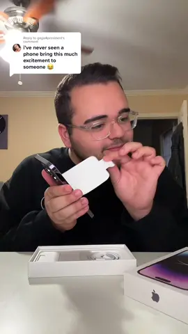 Replying to @gaga4president the purple is GORGEOUS LIKE OMG #fyp #apple #iphone14promax #reaction #iphone14 