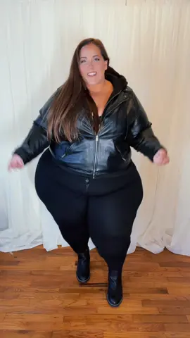 Black pants 4 ways #plussizeedition #plussizefashion #fatandfierce #oldnavy #torrid #venusfashion 