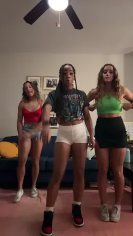 jiggle jiggle pop 🤯 #fyp #foryoupage #foryou #duke #college @D’Auna Jennings 🦋 @aminah.vega 
