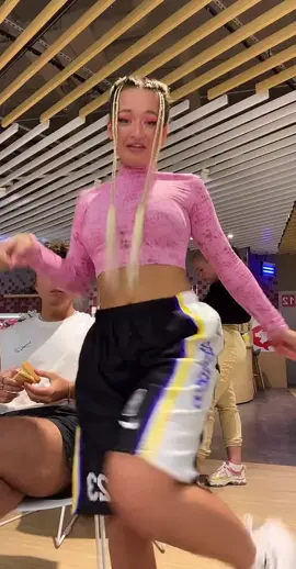 Лайк если до сих пор слушаешь этот трек 🧁💕