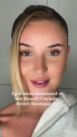 I GOT MY BROWS LAMINATED 😮😮 at the @benefituk Carnaby Street Boutique and I’m OBSESSED😍😍 #AD #browlamination #brows #eyebrowglowup 