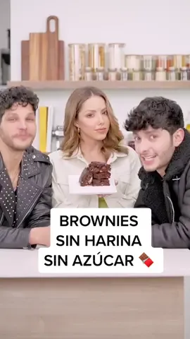 BROWNIES SALUDABLES SIN HARINA NI AZÚCAR 🍫 con @silvyaraujo #saludable #comidasaludable #fit #Fitness #Receta #fyp #foryou #parati #mexico #usa 