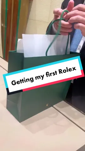Come with me to get my first Rolex 😍💕 #rolex #rolexchallenge #rolexwatch #shopping #watch #luxury #fyp #foryou #foryoupage #hawaii #shopping #luxurylife #rolexfirstlook #Vlog #dailyvlog 
