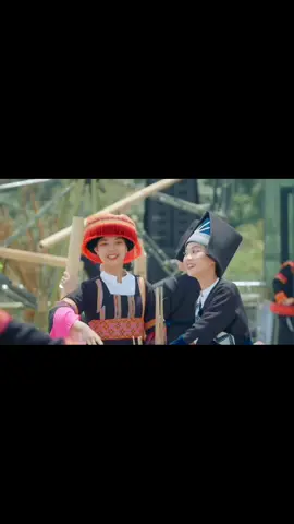 Vũ điệu trên mây .Tái hiện lại những nét văn hóa của đồng bào vùng cao Tây Bắc