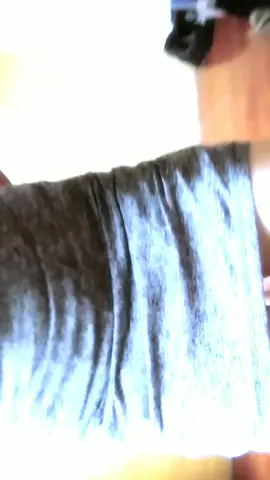 ukm ừkm bỏ tay ra ik bạn 😂