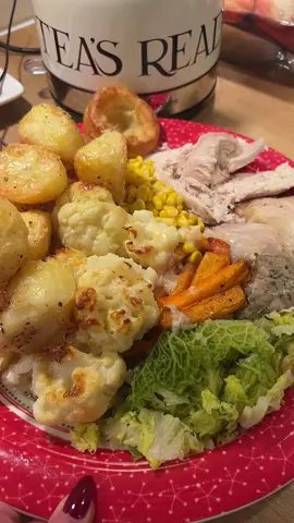 Getting over those Monday blues with a mega roast dinner! #roastdinner #mondayblues 