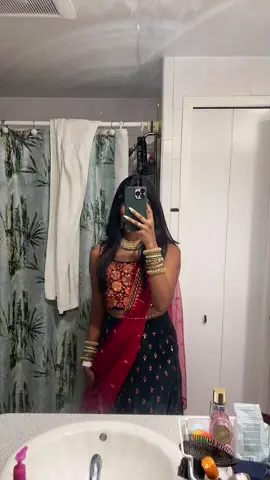 obsessed with this remix  #fyp #foryou #tamilsong #trending #andGO #brown #browngirl #browntiktok #desi #desitiktok #bengali #durgapuja #navratri #justforfun 