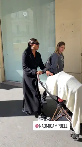 @Naomi Campbell walking in Paris #naomicampbell #katemoss #model #fashion #fashionweek 