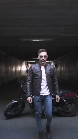 Ready to ride my motorcycle with the new leather jacket @qswears 🏍️  Rate this outfit 1 to 10  😎  Save, comment and don't forget to save and share with your friends 💾  ⚠️ Discount code 