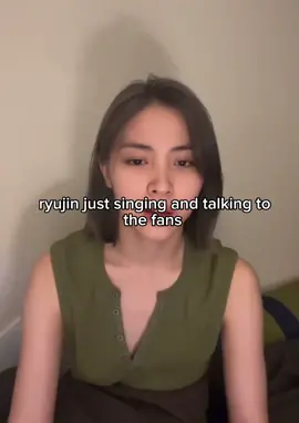 she listened and jepther shirt buttoned tho #ryeji #ryujin #yeji #itzy 