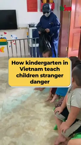 How #kindergarten in Vietnam teach kids to beware of #strangers #fyp #preschool #education #keepourchildrensafe #newsattiktok #thesundaily #sekolah #tadika #taska 