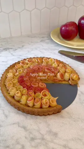✨ 𝘼𝙥𝙥𝙡𝙚 𝙍𝙤𝙨𝙚 𝙏𝙖𝙧𝙩 ✨🍎   Fall baking begin 🍂  INGREDIENTS: Pâte Sucrée: ▢ 3/4 cup almond meal ▢ 2 cups all-purpose flour ▢ 3 large egg yolks ▢ 1/4 cup heavy cream ▢ 1 cup unsalted butter very cold ▢ 1/4 cup granulated sugar plus 2 tbsp ▢ 1/4 tsp kosher salt For the Filling: ▢ 4 tbsp melted unsalted butter ▢ 1/3 cup granulated sugar ▢ 1 tsp vanilla extract ▢ 1/2 tsp cinnamon For the apples: ▢ 3 large apples ▢ 1 lemon juiced ▢ 3 tbsp unsalted butter ▢ 1/4 cup granulated sugar  Recipe from preppy kitchen on YouTube 🥹🫶🏻   #tart #appletart #food #Foodie #dessert #sweet #baking #bakingvideo #cooking #cookingvideos  #bakewithfreya 