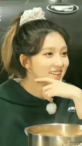 ׅ ᮫  ᳕ 𝓯𝑎ꪀ𝚌𝔞𝖒◃ ׅ ꐑꐑ #gaeul | #kpopeating #fancameating #fancam [ #mmukrsjd ] #fyp #foryou #foryoupage #xyzbca #fyppppppppppppppppppppppp 