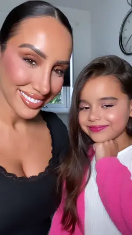Part 2 doing our makeup, how amazing did Kassie do? 👑 #mummyanddaughter #makeup #fyp #LearnOnTikTok 