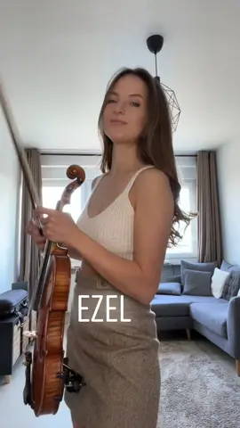 ViOLiNiA 🎶 EZEL🎻 #ViOLiNiA #EZEL #turkishmusic #ToygarIşıklı  #violin #violinist #violinmusic #violincover