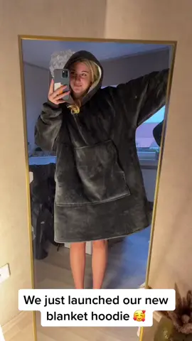 For a warm winter 🥶🥰🥰 #hoodieblank #blankethoodie #blanketlife #winter #trending 