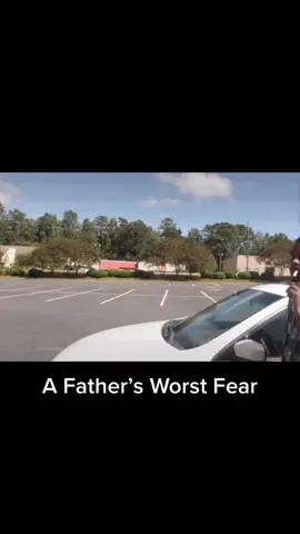 No father wants to get beat up in front of their children😭🤣🤣 #earrien #father #children #angry #fear 