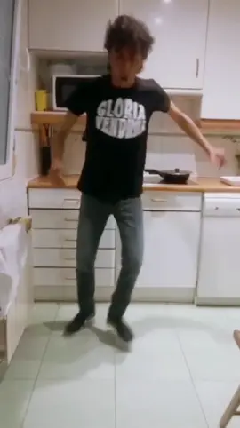 Sobreviviré y aquí estaré #flamenco #musicaentiktok #tomasito 