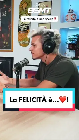La FELICITÀ è una SCELTA‼️ @pietro_morello è passato dal BSMT a ricordarcelo, e a raccontarci mille storie bellissime sulla sua vita❤️ Dalla passione per la #musica , alle sue incredibili missioni umanitarie per il mondo. Non perdetevi l’episodio completo su YT🚨 #passadalbsmt #dietrolequinte #imparacontiktok #motivation #felicità #futuro #mondo #pietromorello #podcast 