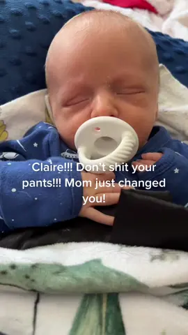 Someone come get my phone 😂 #twins #MomsofTikTok #fyp #foryou #motherhood #twinsoftiktok #newborn @joshcritchlow 