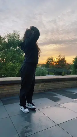 This song + this dance + this sunset >>>> #fyp #dance #unle #sunset 