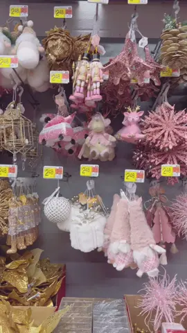 Christmas is coming in hot 🎄🎀 #Walmart #fyp #pinkChristmas #foryoupage 