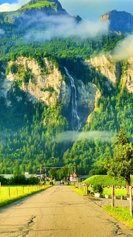 #swissroads 🇨🇭#switzerland #switzerlandnature #roadtrip #berneroberland #jungfraujoch #verliebtindieschweiz #swissbeautiful #sisiswiss 