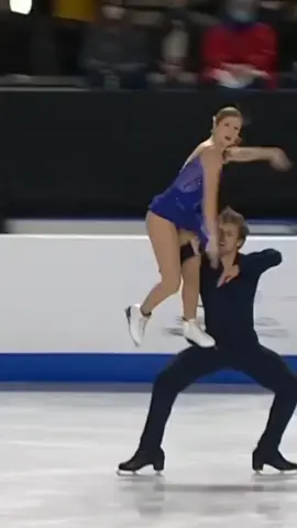 in the middle of the night 🌙 ✨    #figureskating #icedancing #skating #IceSkating #Icedance #iceskatingtiktok #icetok #yurionice #viral #fyp #foryou #foryoupage 