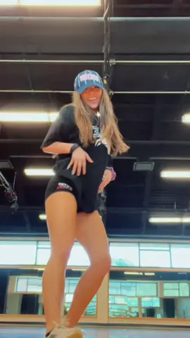 Ik I haven’t rly posted or filmed as much recently (it’s been a hard last month… ) but today I had a whole studio to myself and it felt SO good to dance so I wanted to share😊 dc: @Fynn Avery 