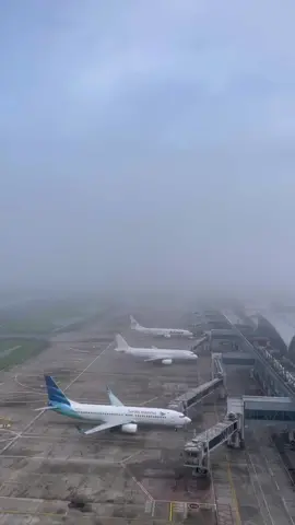 Cuaca hari ini ⛅️ #Aviation #Aviationlife #Atc #Bandara #Airport #Airportlife #Controller #Flight #Fypage #adayinmylife #Pesawat #Penerbangan #Fyp #foryoupage #Fyi #weather #rain #Tower 