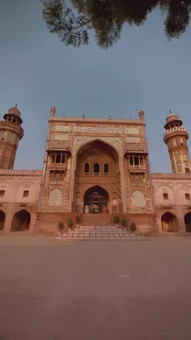 Masjid wazir khan Lahore. #lahore #andronlahore #masjidwazirkhan 