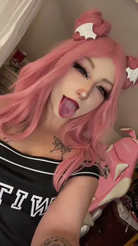 😋 #egirl #fyp #accountant #catgirlcassie 