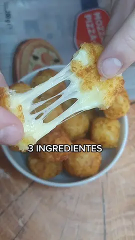 Bolitas de queso! #recetasfaciles #comida #saborestiktok #queso #bolitasdequeso 