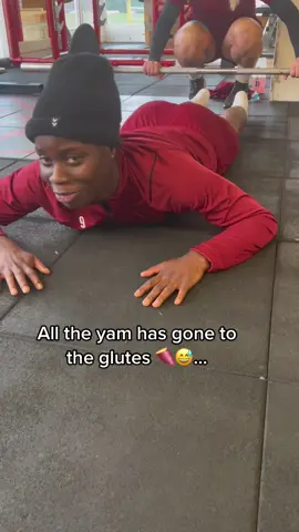 too much fufu & yam 🍠😅, almost broke the bar 😂 #glutes #glutesworkout #fyp #foryoupage 