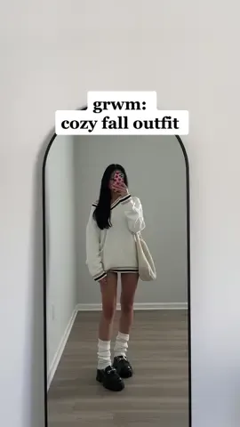 going to the pumpkin patch today🎃 #grwm #fallfashiontrends #petitefashion #motomootd #oversizedsweater #legwarmers 