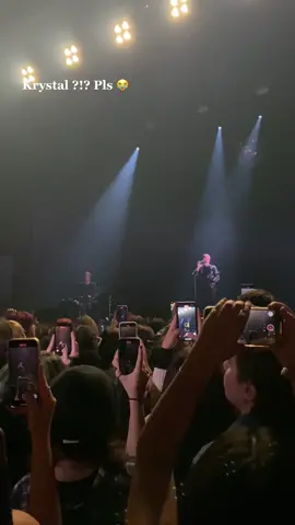 I was so scarred for this to happen & it did #k #cigarettesafterse3x #cigsaftersx #cigarettesafterse #cas #montreal #mtl #concert #greggonzalez #jacobtomsky #music #foryou #viral #trend #trending #fyppp #apocalypse #greenscreenvideo #funny 