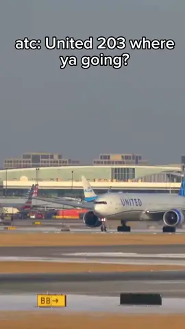 united forgets a passenger #atc #atconversion #aviationcomedy #aviationfunny #funnyaviation #aviationtiktok #aviation4u #aviationfyp #aviationdaily #aviationtok #avgeek #aviation #aviationlife #aviationblog #aviationlove #lhrohin