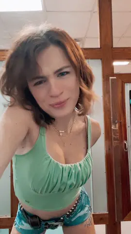 Lil booty friends have big booty friends 🍑 #FlexEveryAngle #country #linedancer #drivethattruck 