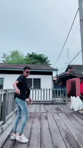 Bila prtner kau x bagi dugem 🙄♥️.. #fyp #trending #dugem #funkysmash #buriburidance😁😁😂🤣 #buaya🐊 #ldrstory #dugemtiktok 