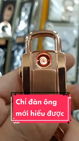 Móc khóa mà không chỉ là móc khóa, anh em nhìn phát biết luôn 🥰. Chị em mua tặng cho anh em thì hết nước chấm luôn. 🤩 #phukienoto #phukienxehoidep #caraccessories #xuhuong #mockhoaquatang #mockhoajobon #jobonkychain 